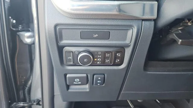 New 2026 Carbonized Gray Metallic Ford Lariat 4WD image 28