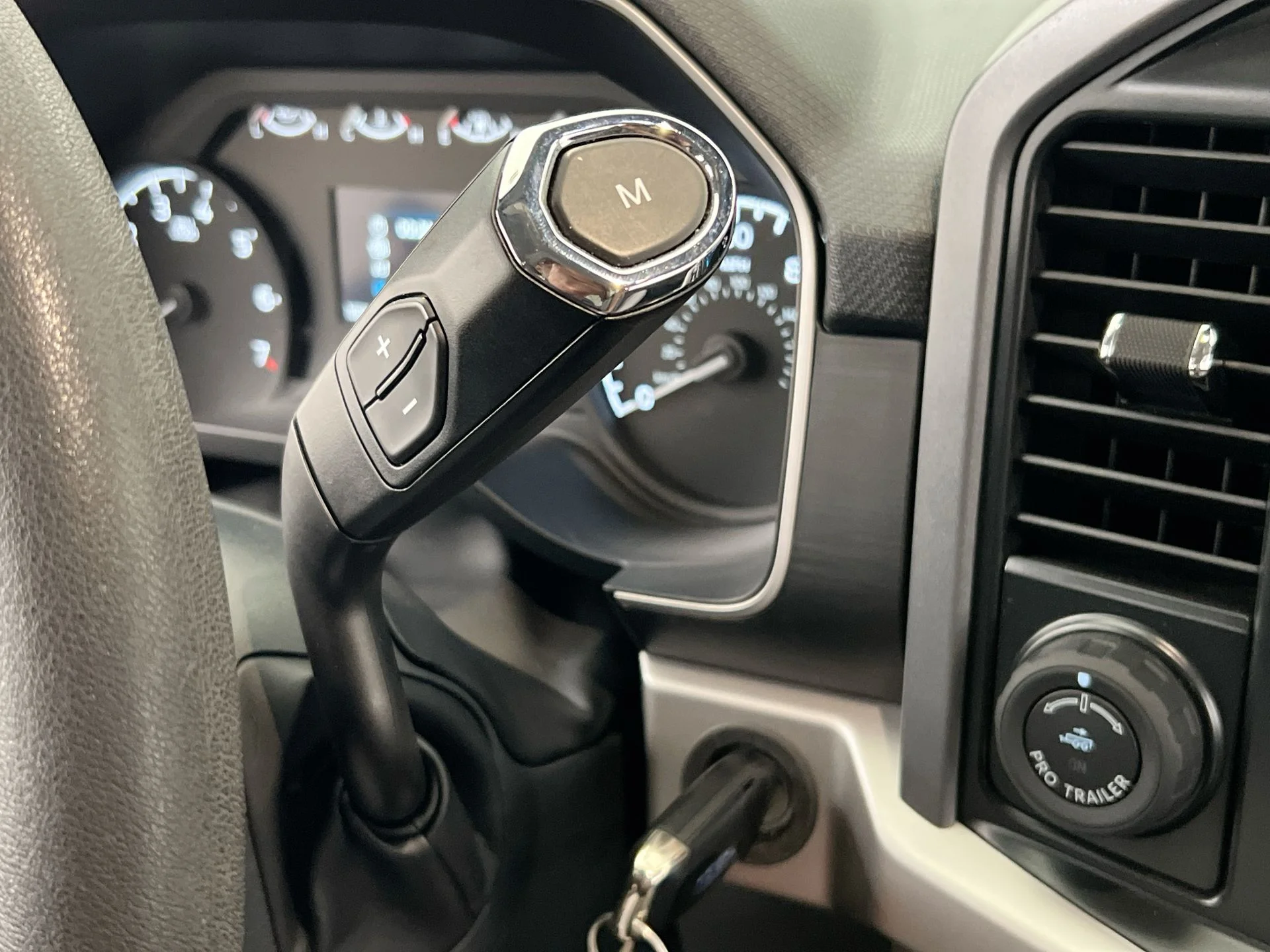 Used 2022 Gray Ford XLT image 27