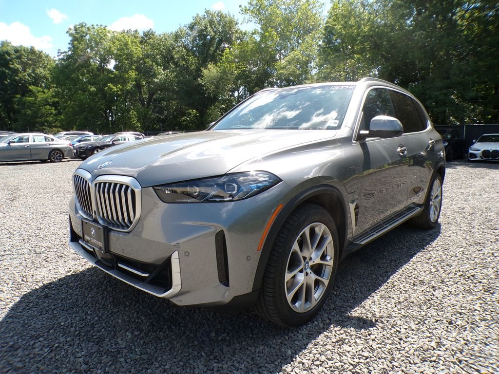 2024 BMW X5 xDrive50e's photo