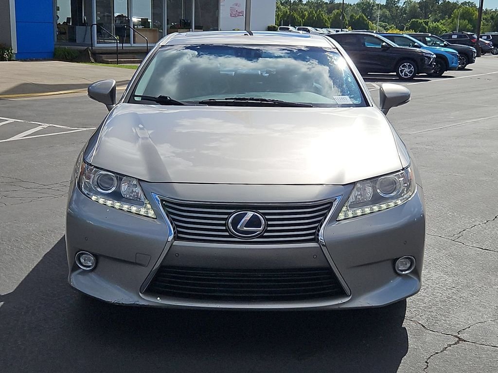 Used 2015 Silver Lexus 300h image 9