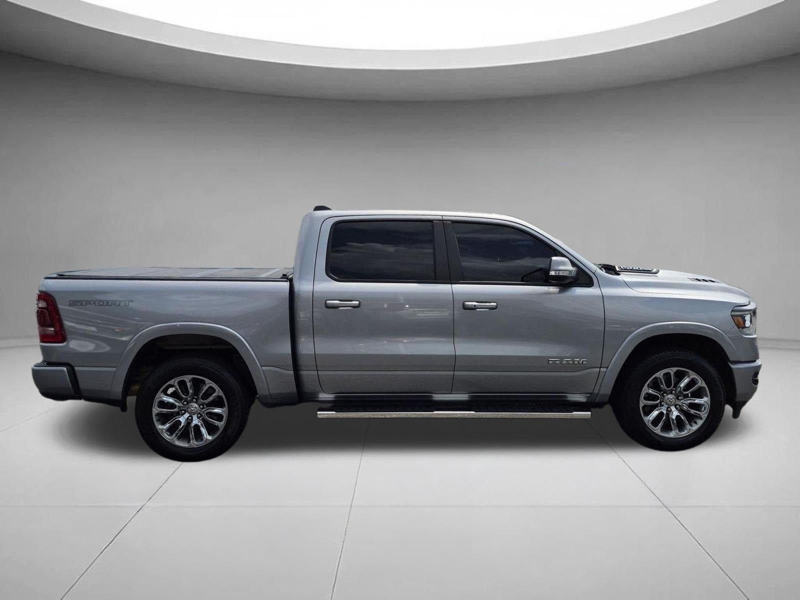 Used 2022 Billet Silver Metallic Clearcoat Ram Laramie image 6