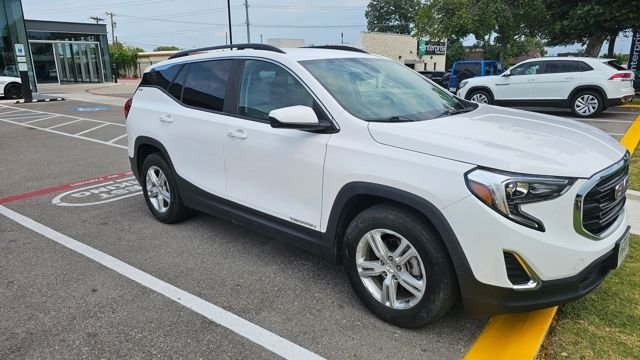 Used 2021 White GMC SLE image 6