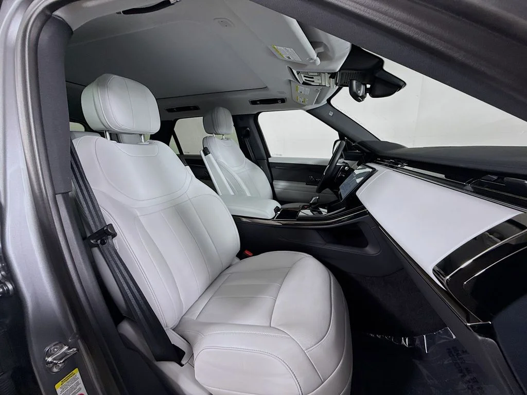 Used 2024 Gray Land Rover SE image 30