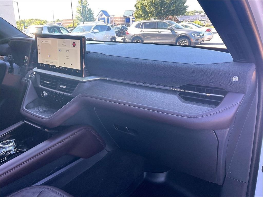 Used 2025 White Ford Platinum image 13