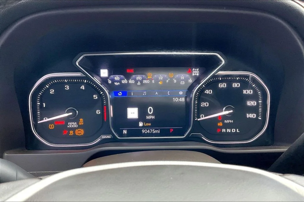 Used 2022 White GMC Denali image 12