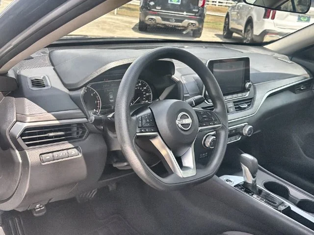 2025 Nissan Altima SV - Photo 10