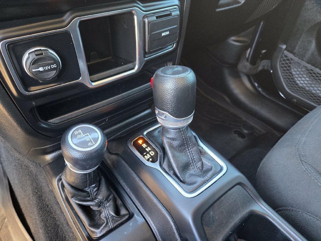 Used 2022 Black Jeep Unlimited Sport image 13
