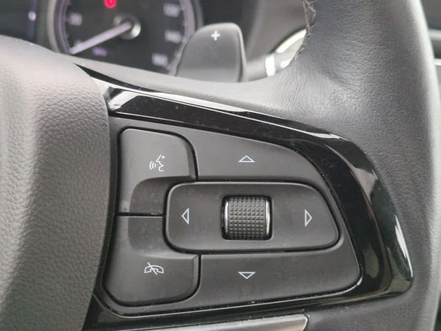 Used 2024 White Buick Essence image 17