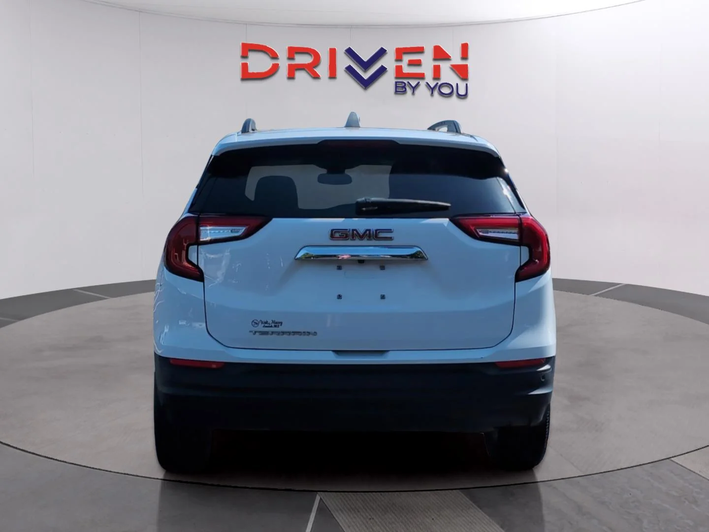 Used 2022 Summit White GMC SLE image 4