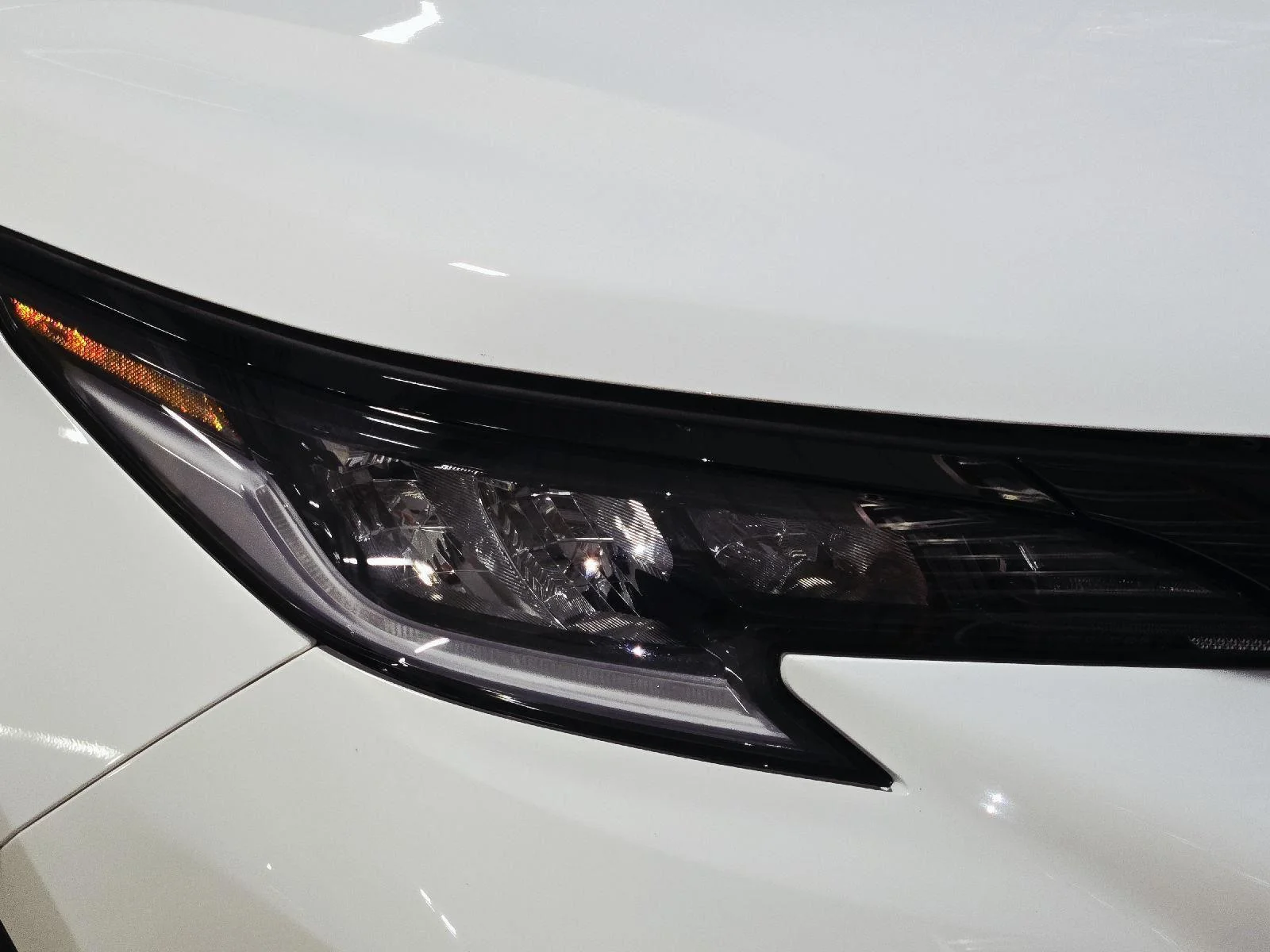 Used 2026 Ice Cap Toyota XSE image 60