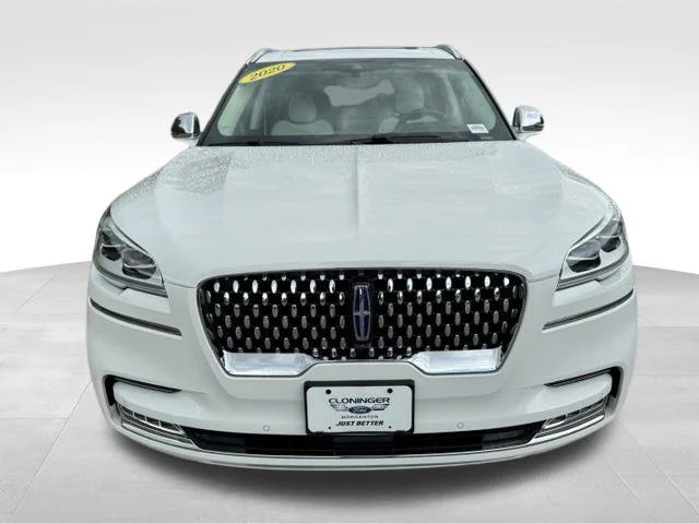Used 2020 White Lincoln Black Label Grand Touring image 2