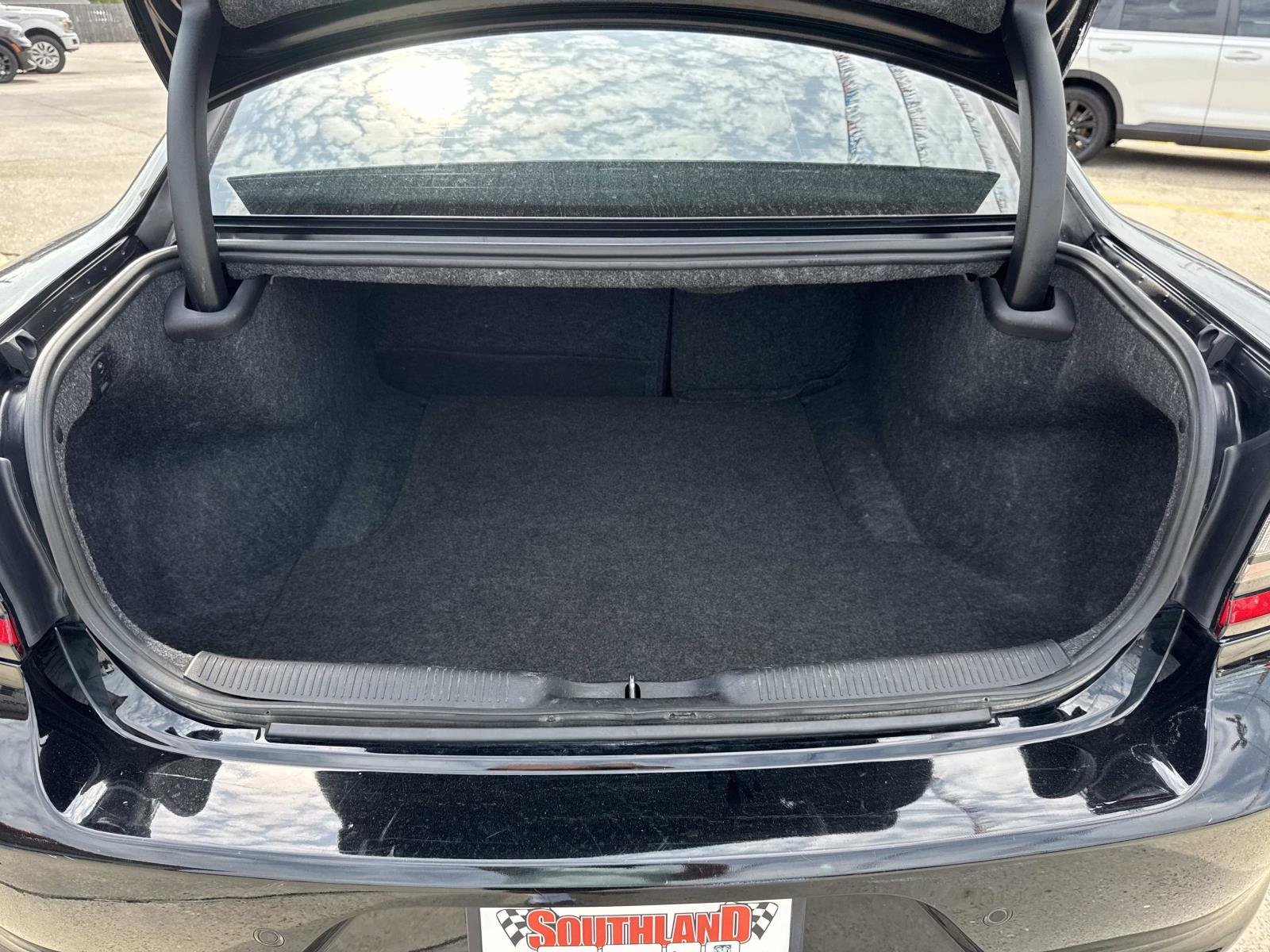 Used 2023 Pitch Black Clearcoat Dodge SXT image 8
