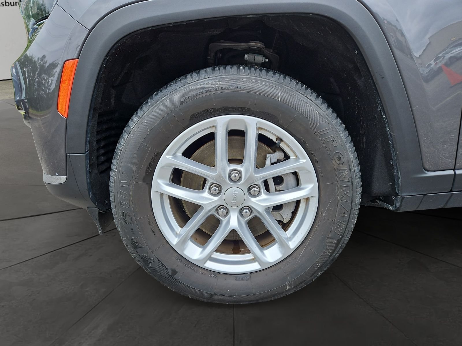 Used 2023 Gray Jeep Laredo image 14