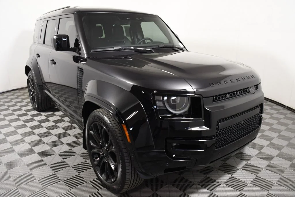 Used 2026 Narvik Black Land Rover OCTA image 9