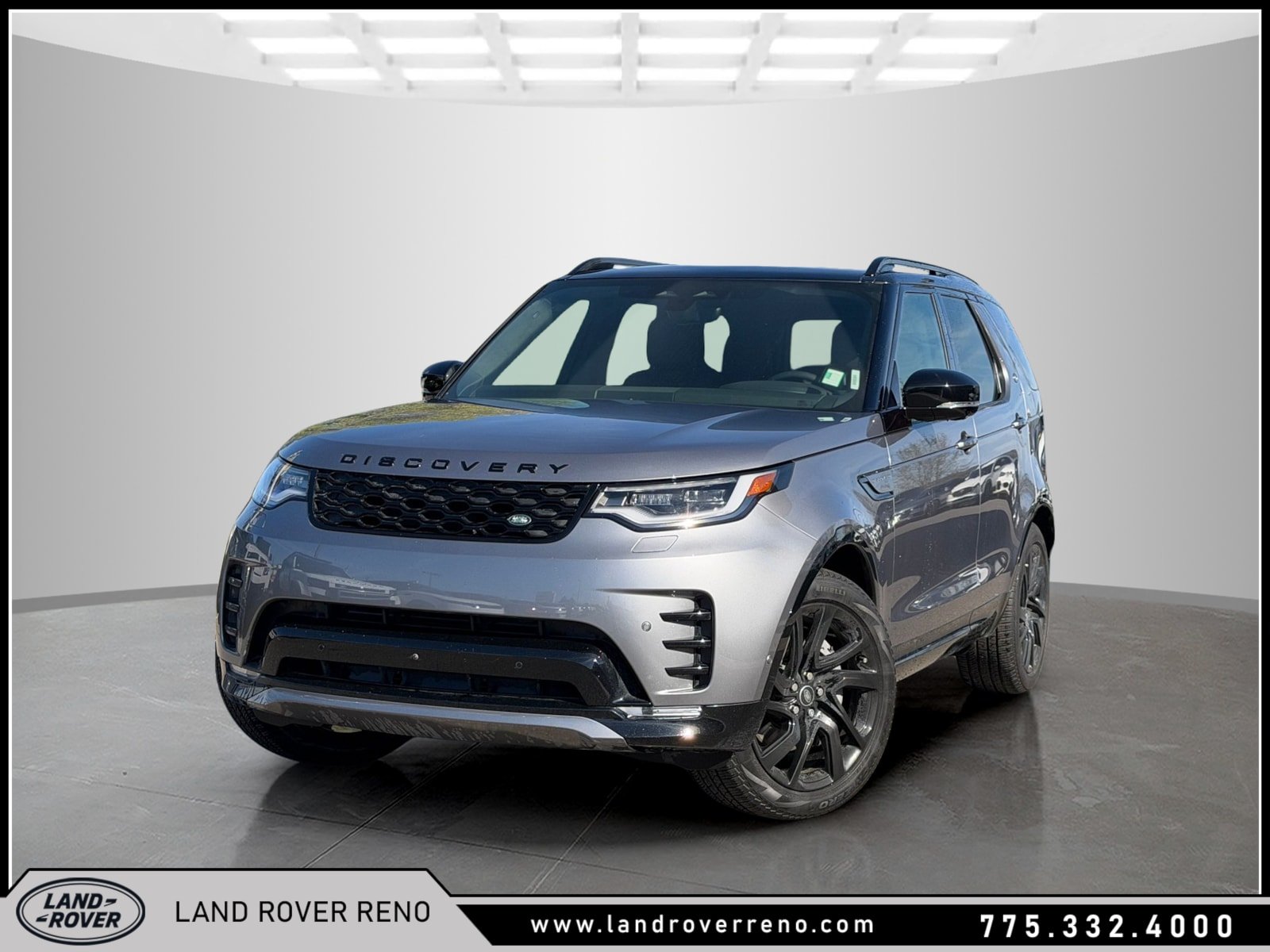 2025 Land Rover Discovery P300 Dynamic SE's photo