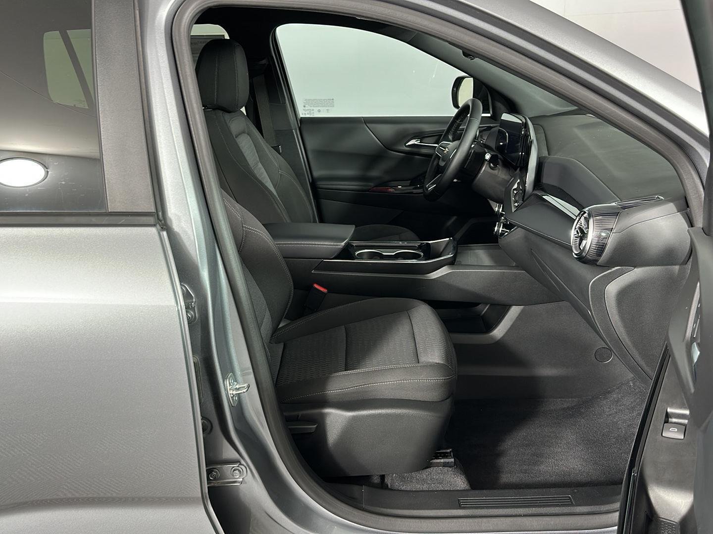 Used 2025 Sterling Gray Metallic Chevrolet AWD LT image 28