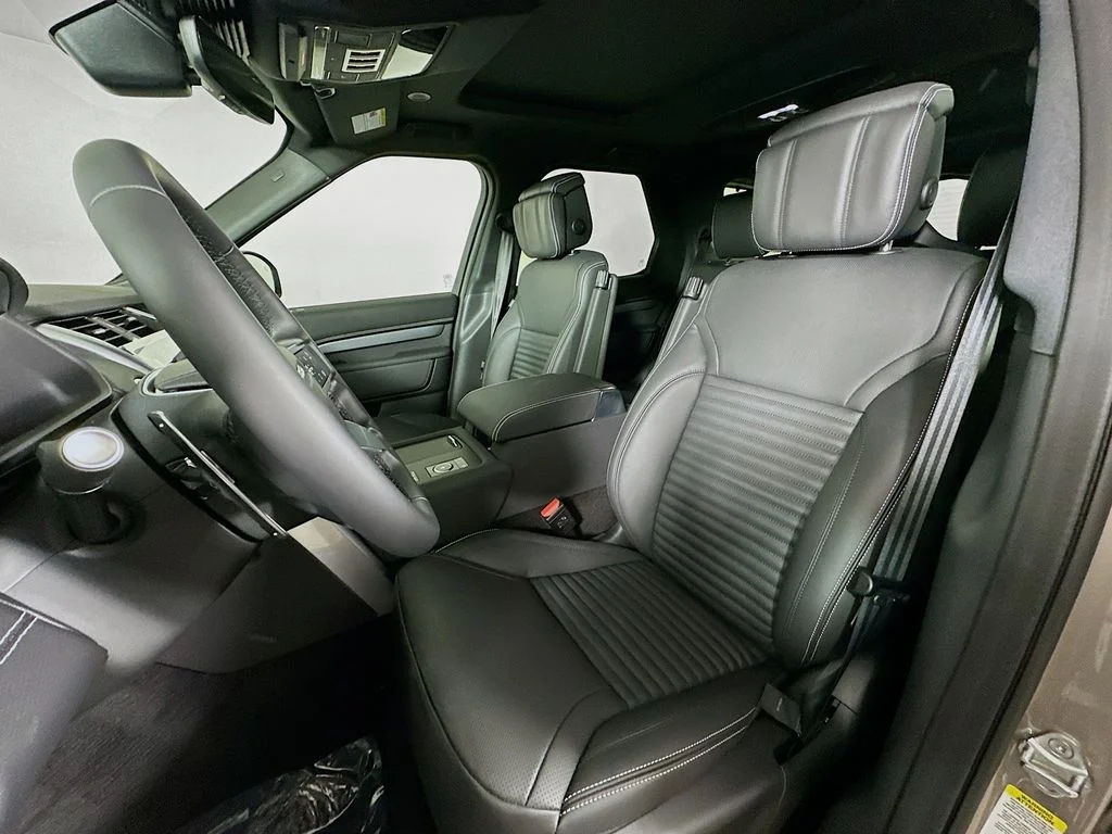 2026 Land Rover Discovery Dynamic SE - Photo 11