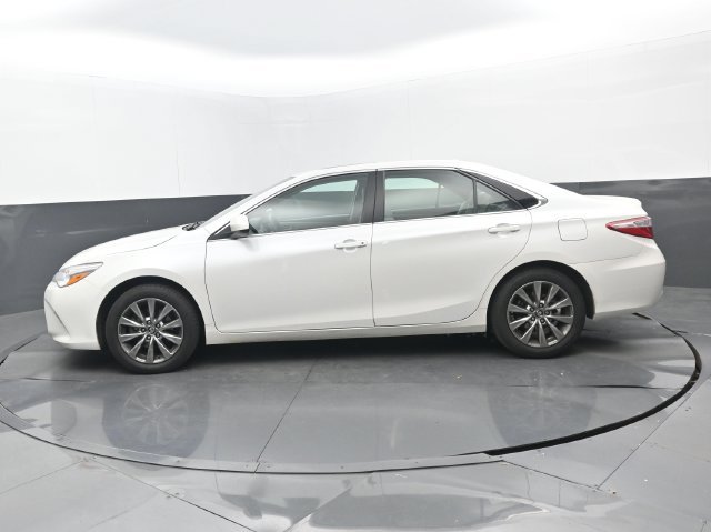 Used 2017 Blizzard Pearl Toyota XLE image 7