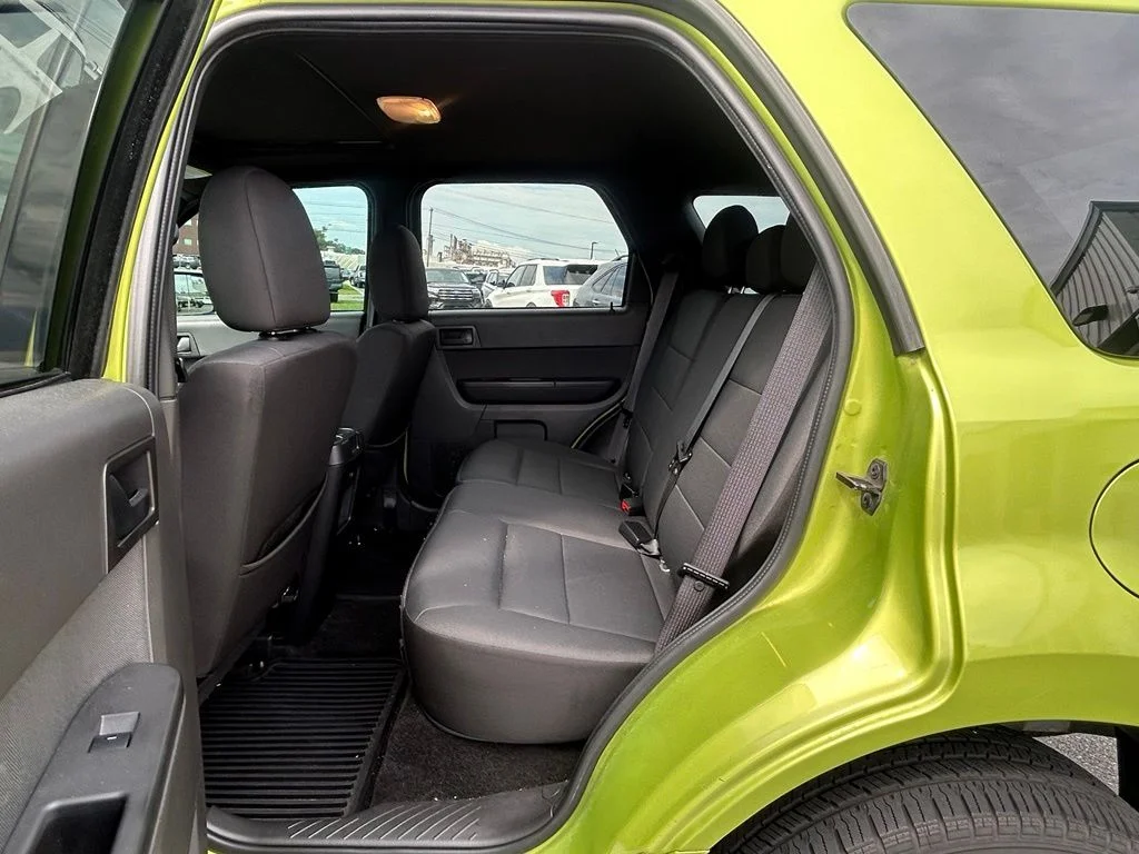 Used 2011 Lime Squeeze Metallic Ford XLT image 19