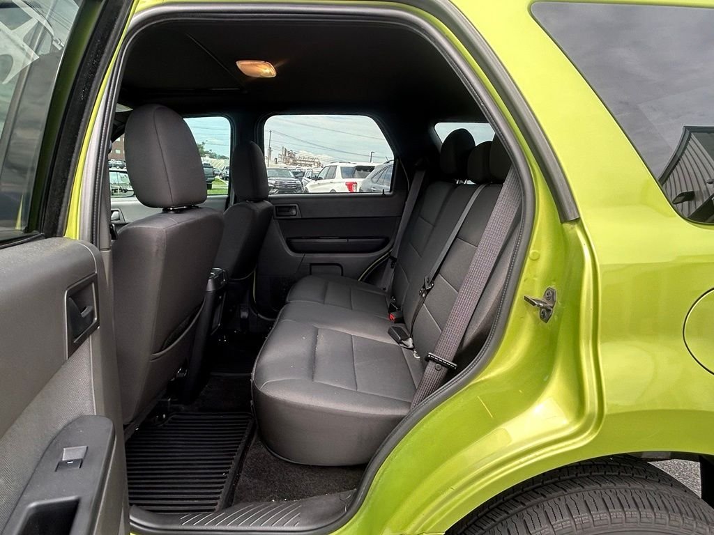 Used 2011 Lime Squeeze Metallic Ford XLT image 19
