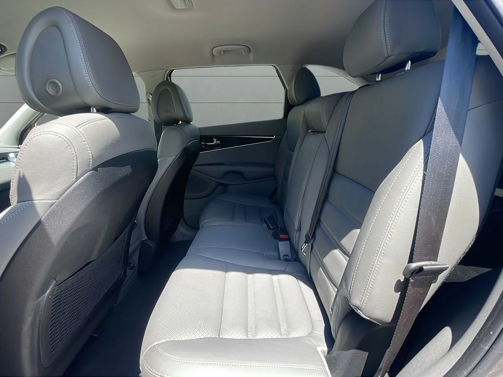Used 2016 Silver Kia EX image 27