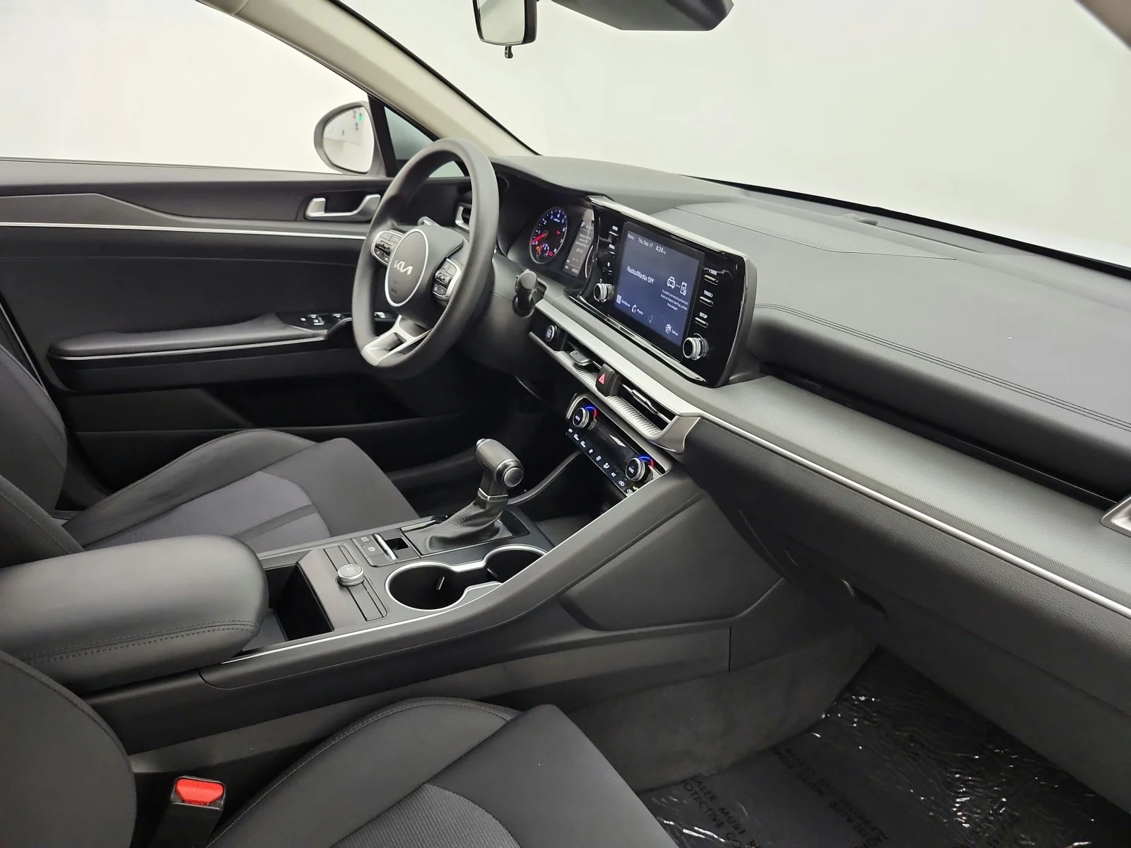 Used 2023 Glacial White Pearl Kia LXS image 21