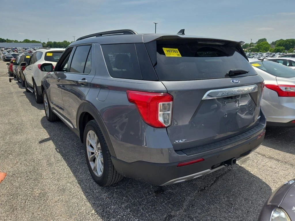 Used 2022 Gray Ford XLT image 4
