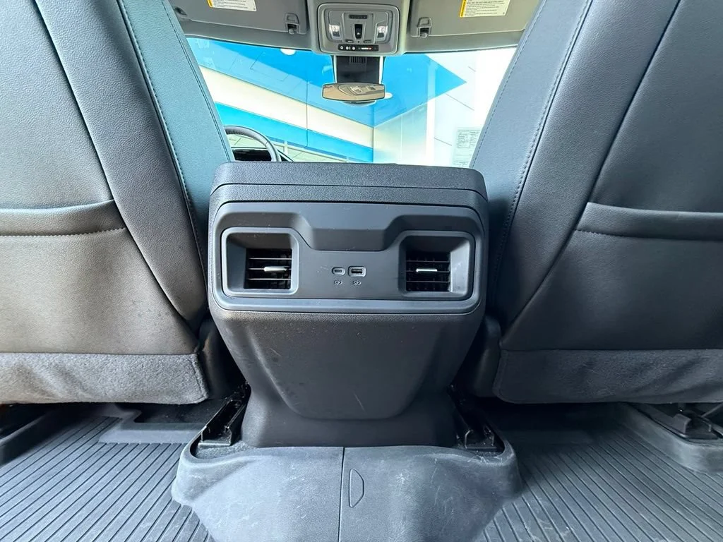 Used 2025 Summit White Chevrolet RST image 36