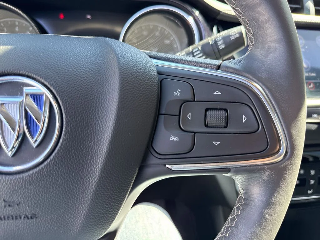 Used 2022 Summit White Buick Select image 24