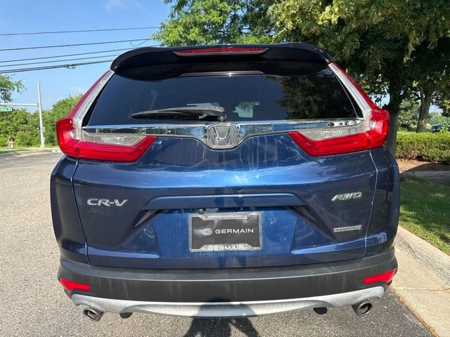 Used 2017 Obsidian Blue Pearl Honda Touring image 9