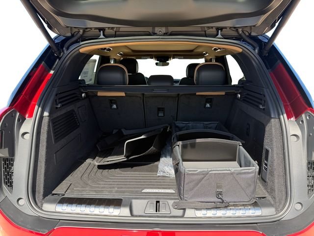 New 2026 Firenze Red Land Rover Dynamic SE image 18
