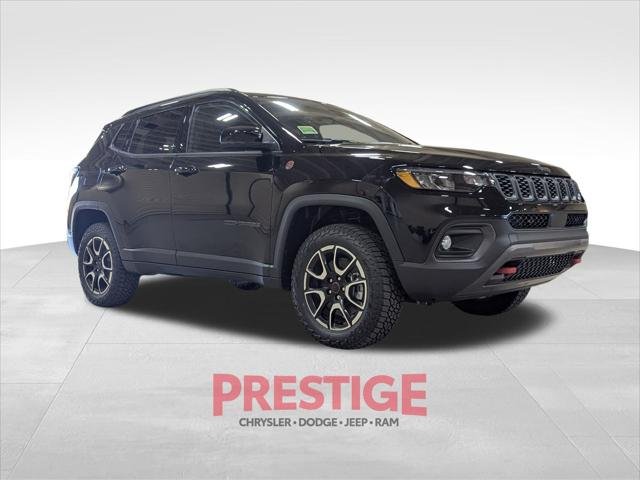 New 2026 Diamond Black Crystal Pearl-Coat Exterior Paint Jeep Trailhawk image 3