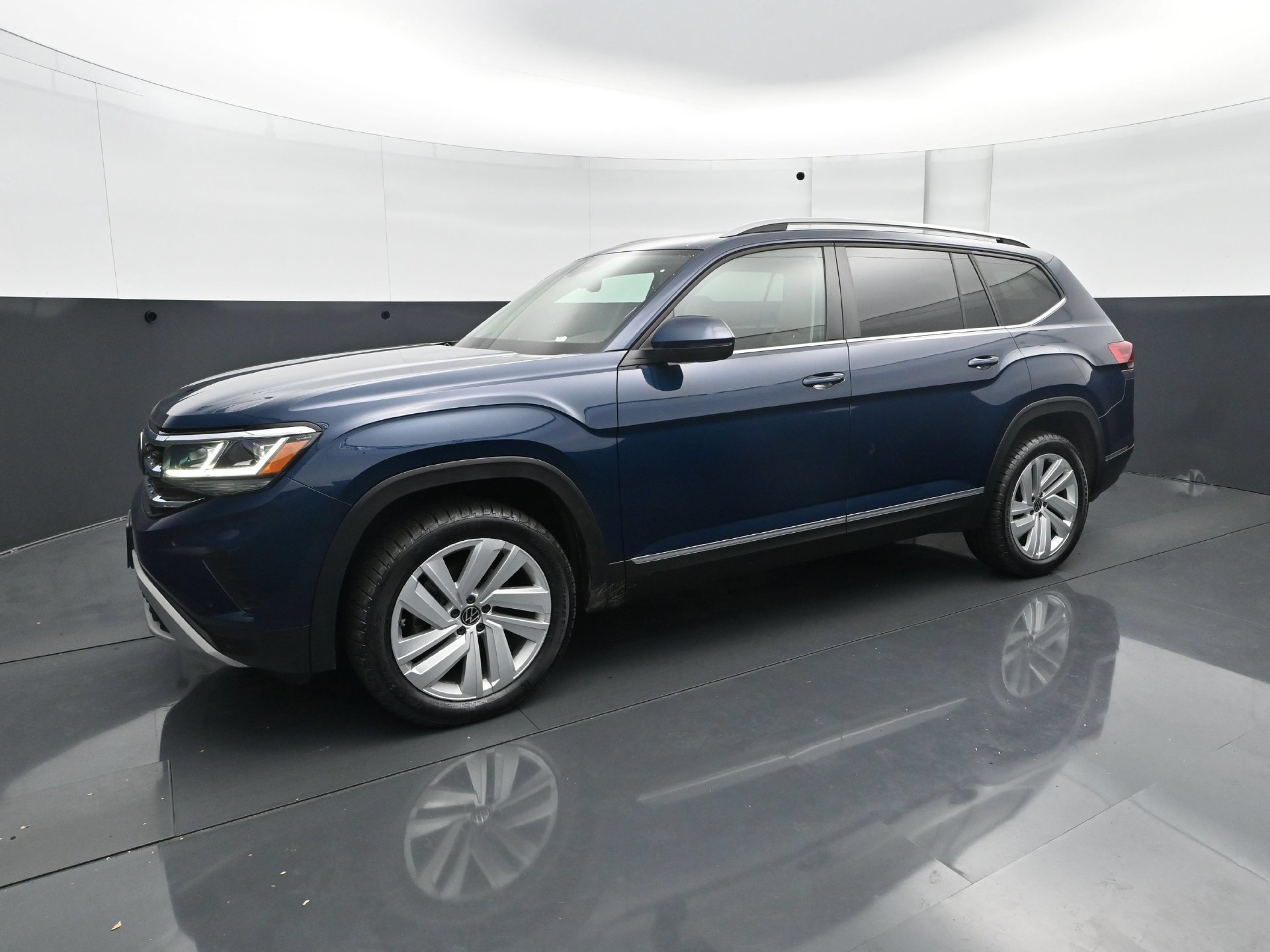 Used 2021 Volkswagen Atlas SEL with VIN 1V2BR2CA2MC518614 for sale in Burnsville, Minnesota
