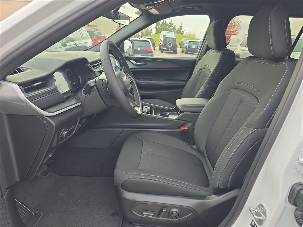 2025 Jeep Grand Cherokee L Laredo - Photo 19