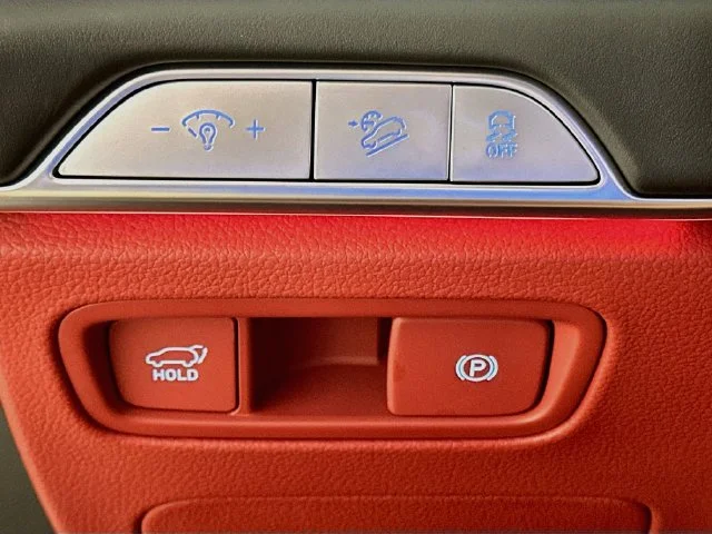 New 2027 Silver Genesis 3.5T image 22