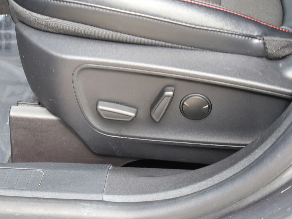 Used 2025 Gray Ford ST-Line image 24