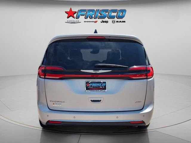 Used 2024 Silver Chrysler Touring L image 6