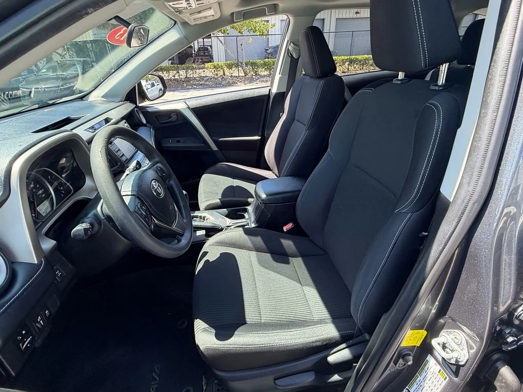Used 2013 Gray Toyota XLE image 10