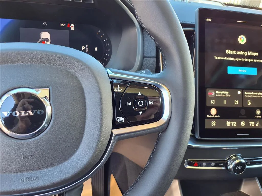 New 2027 Onyx Black Volvo Ultra Dark Theme image 17