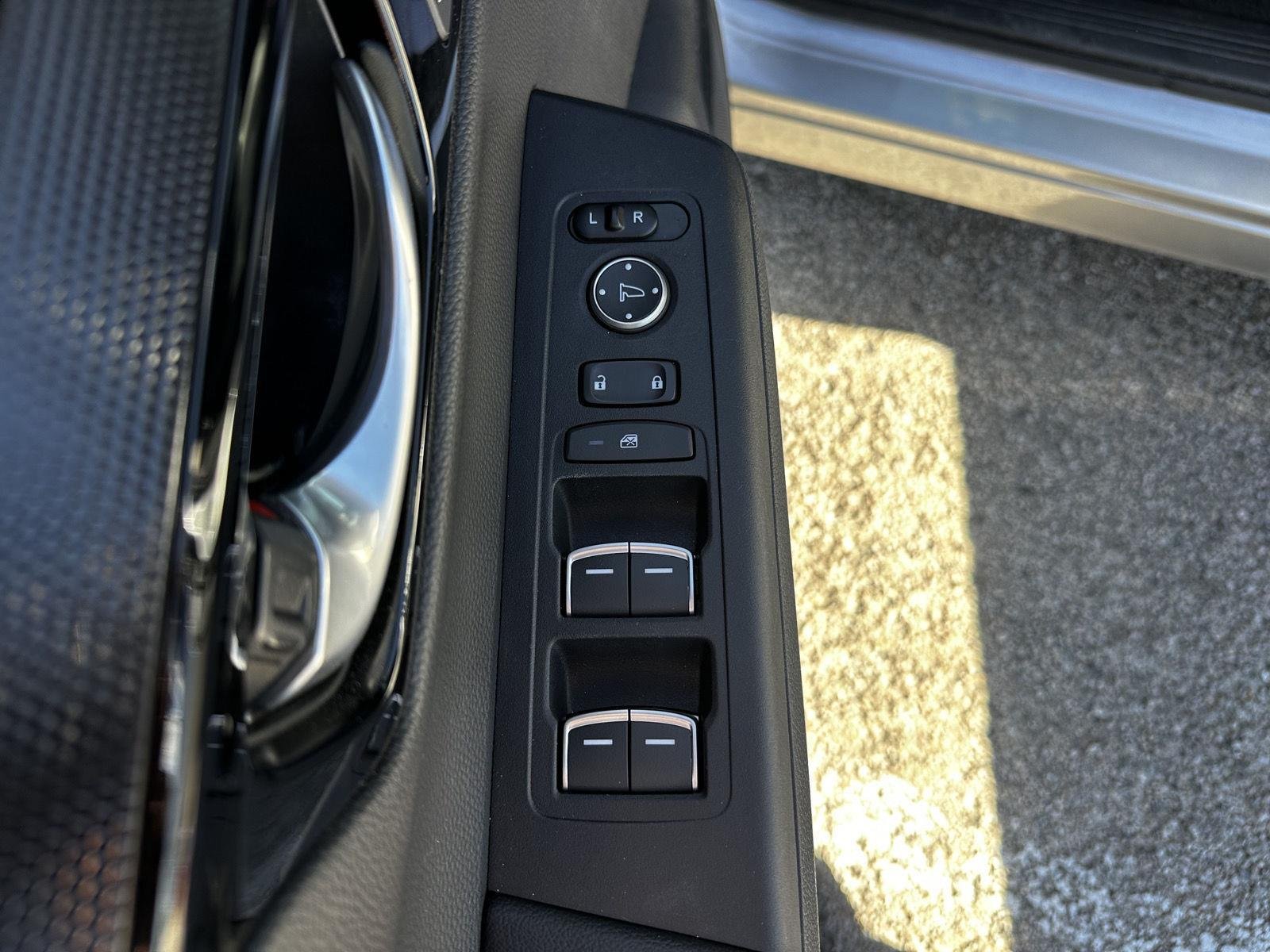 Used 2023 Lunar Silver Metallic Honda EX-L image 9