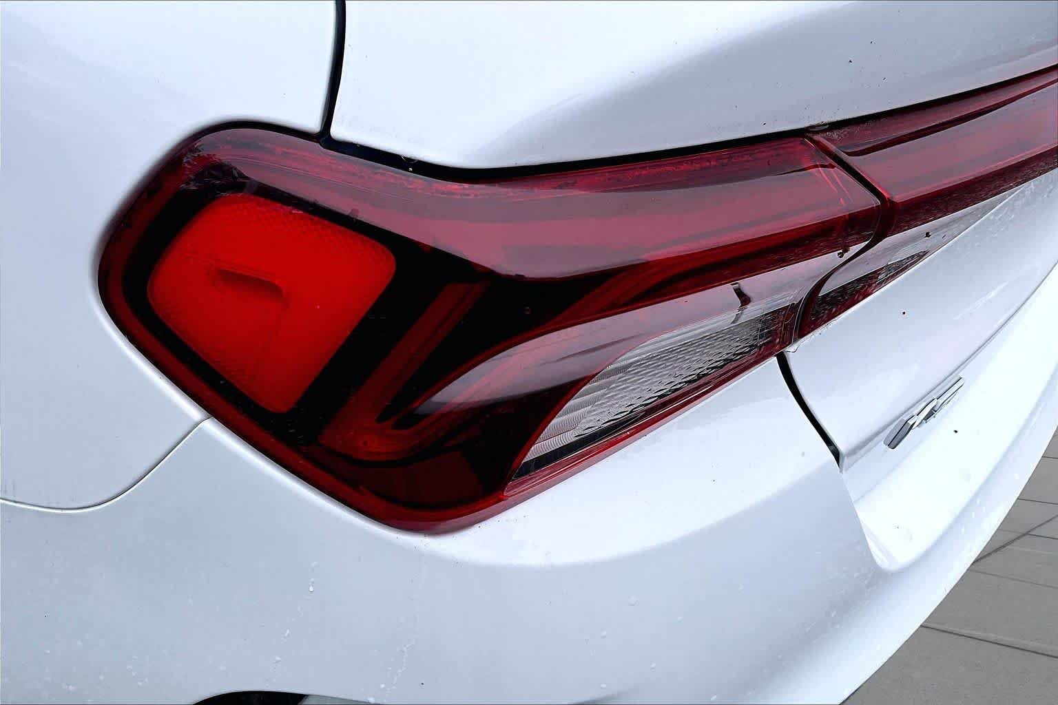Used 2022 Glacial White Pearl Kia GT-Line image 29