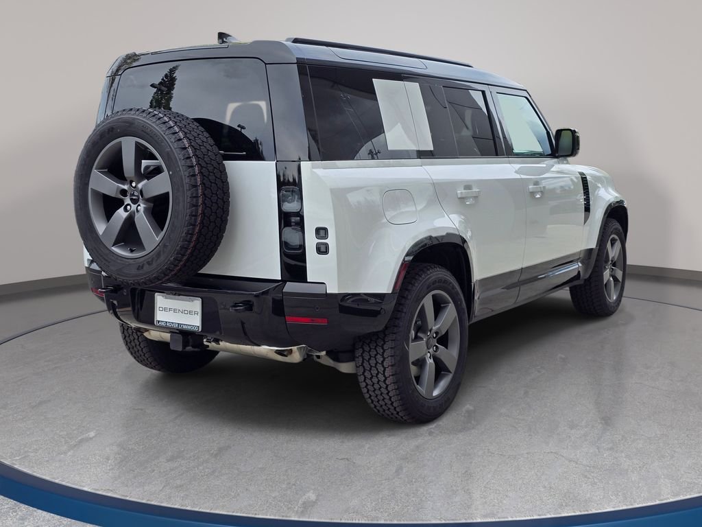 New 2026 Fuji White LAND ROVER X-Dynamic SE image 5