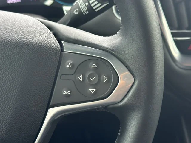 Used 2023 White Chevrolet LT image 21