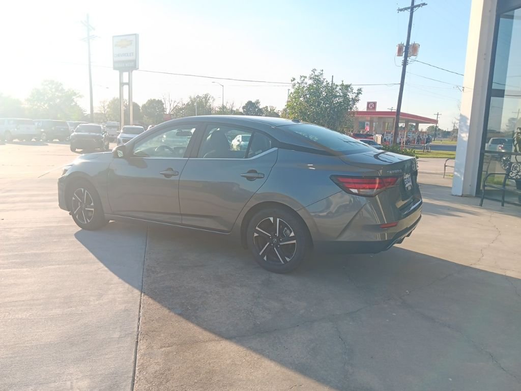 Used 2025 Gray Nissan SV image 5
