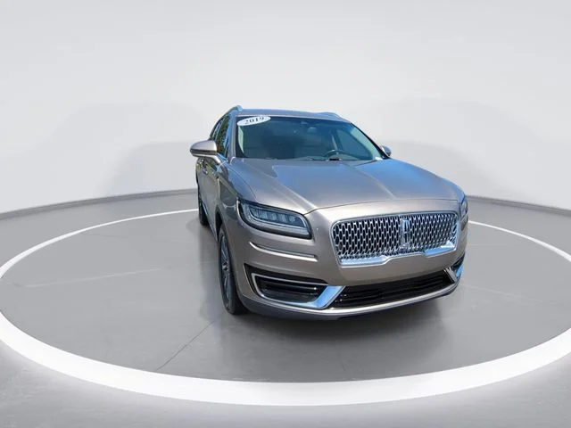 Used 2019 Brown Lincoln Select image 2