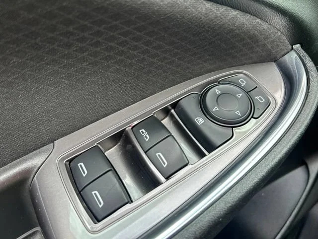 Used 2019 SUMMIT WHITE Chevrolet LT image 15