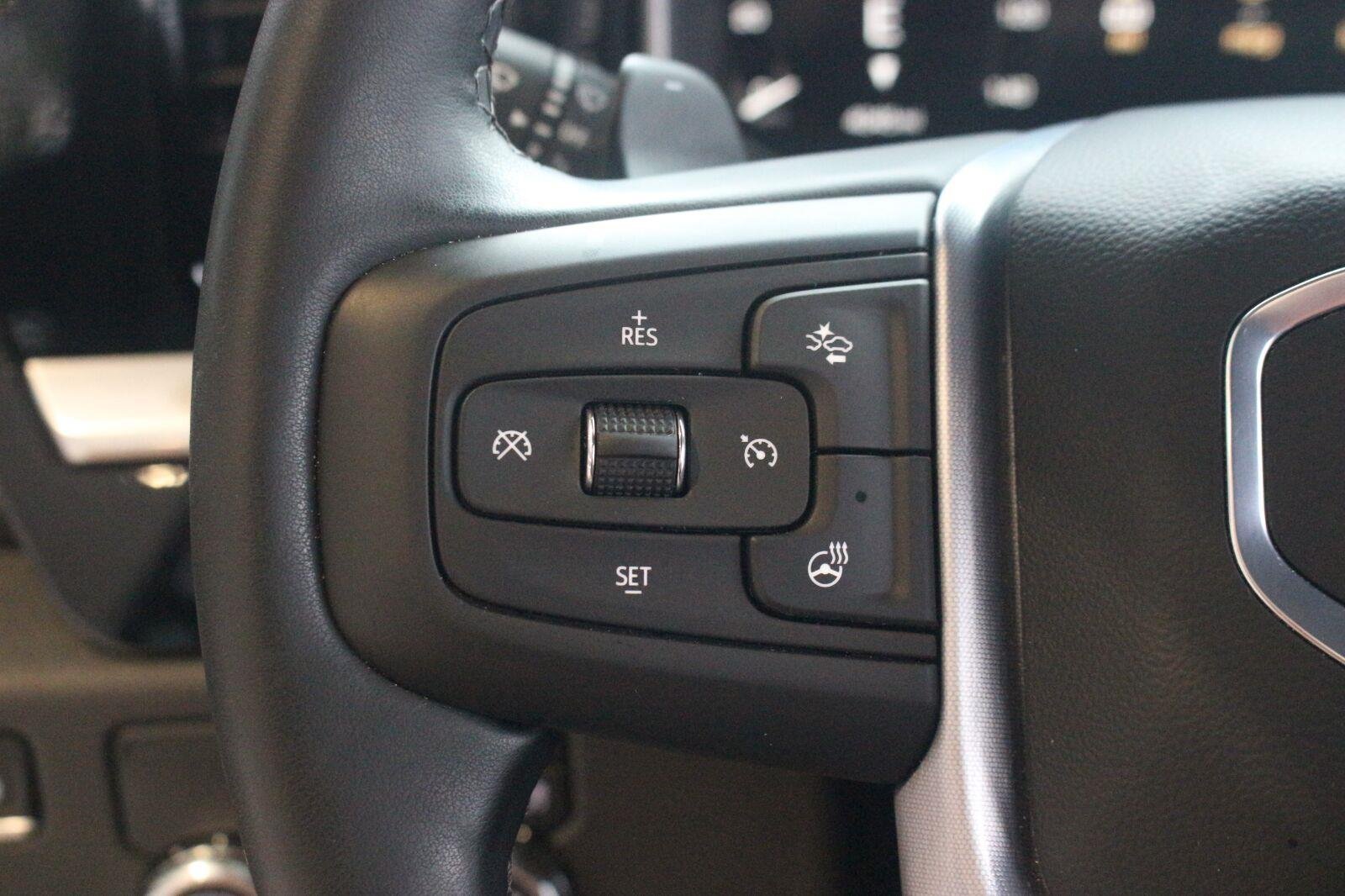 Used 2026 Onyx Black GMC SLT image 17