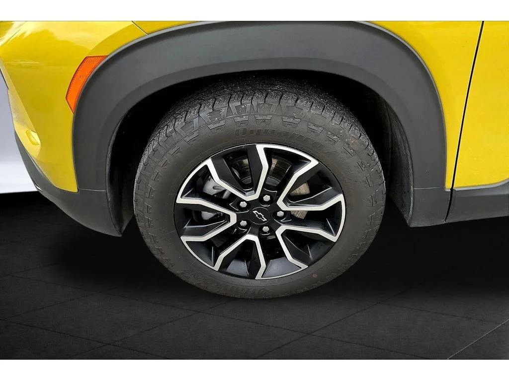 Used 2025 Nitro Yellow Metallic Chevrolet ACTIV image 7