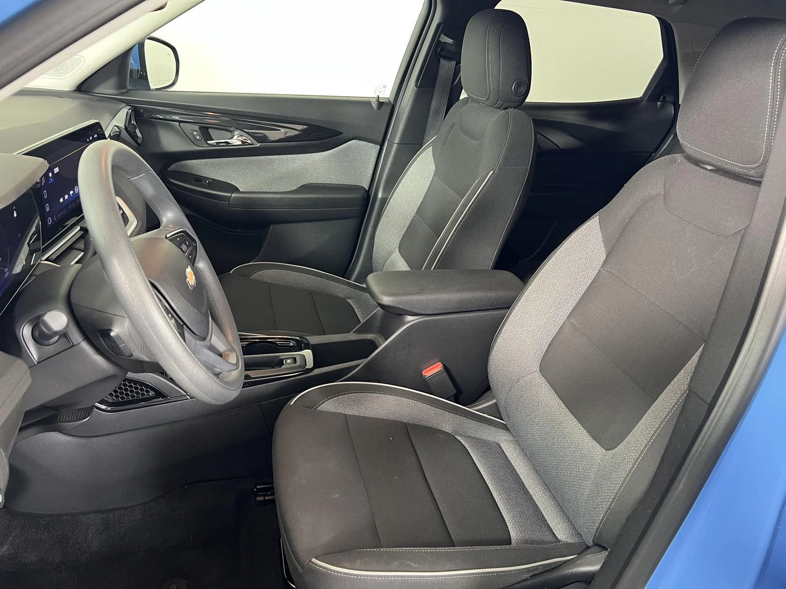 Used 2024 Fountain Blue Chevrolet LT image 11