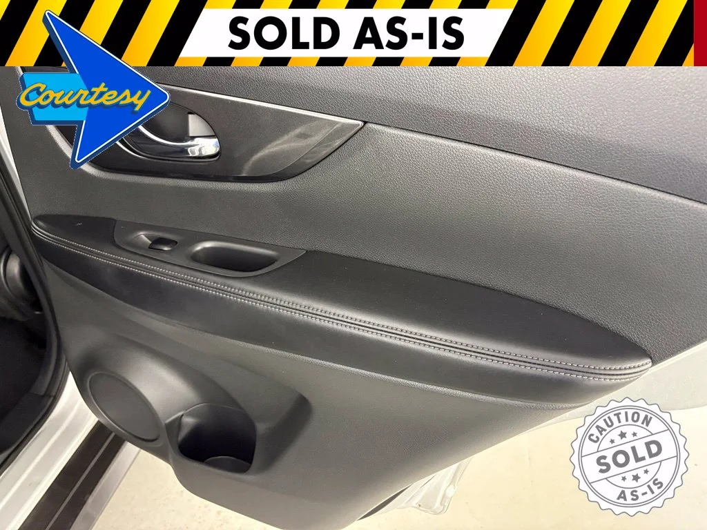 Used 2017 Silver Nissan S image 30
